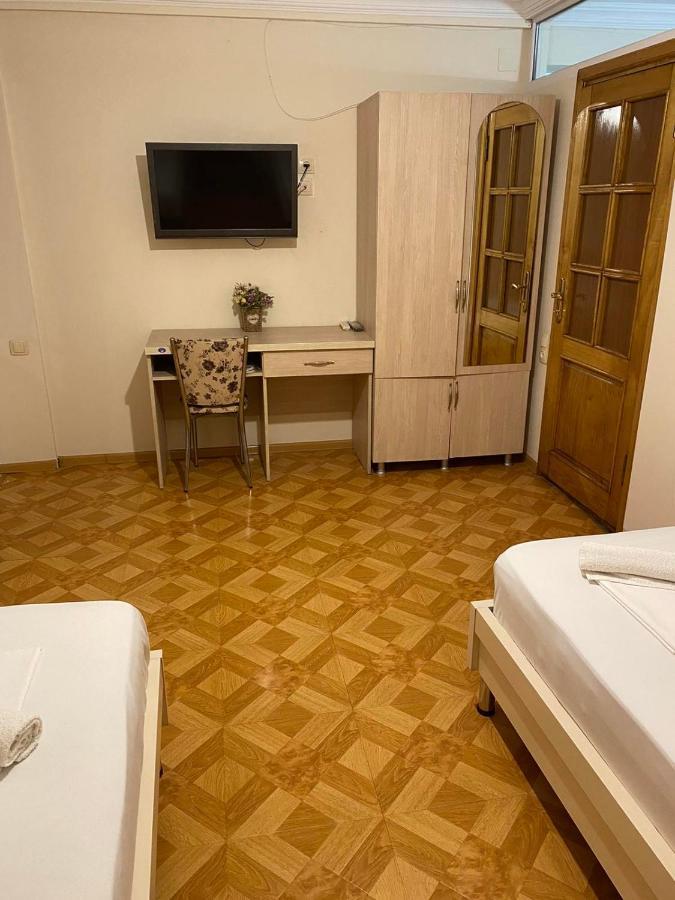 Hotel Tao Batoemi Buitenkant foto