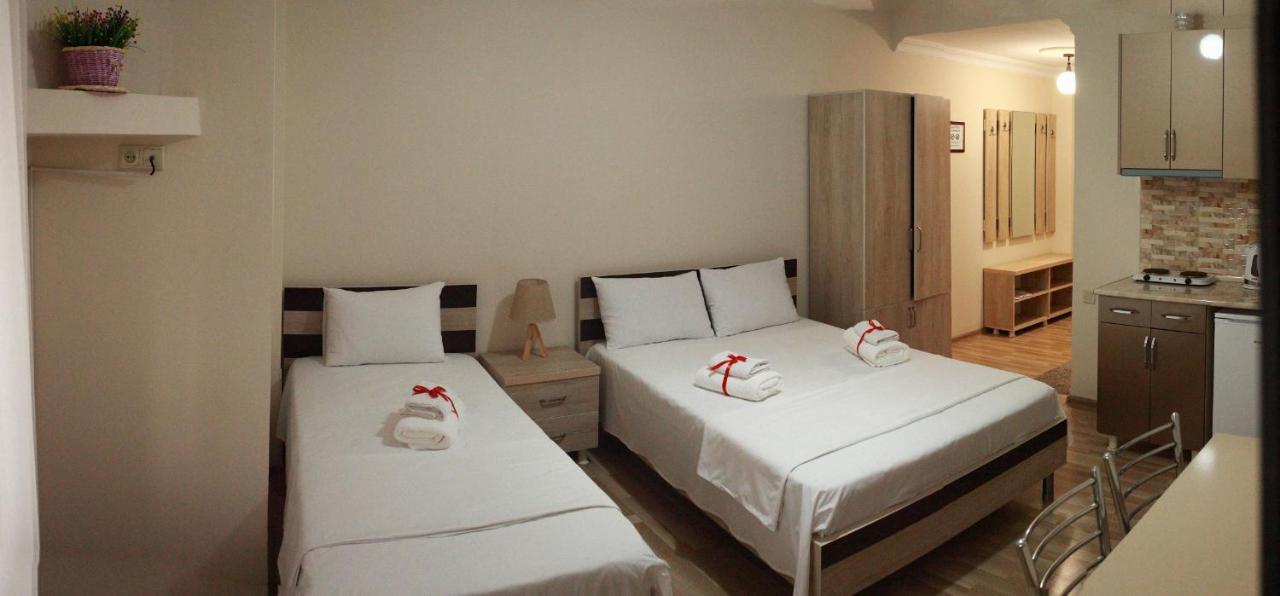 Hotel Tao Batoemi Buitenkant foto
