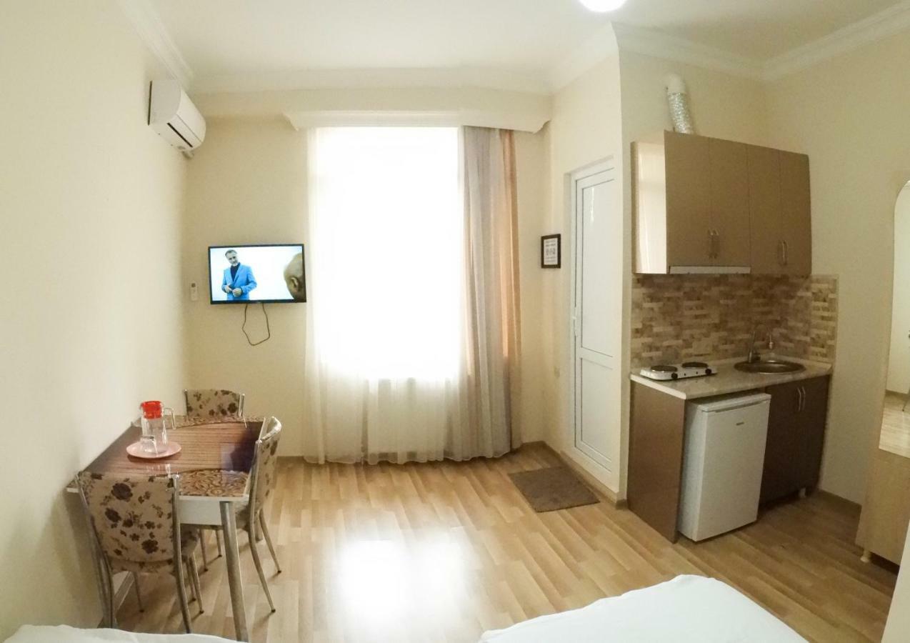 Hotel Tao Batoemi Buitenkant foto