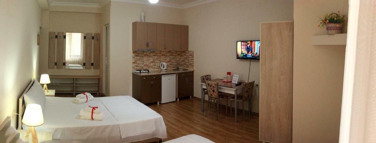 Hotel Tao Batoemi Buitenkant foto