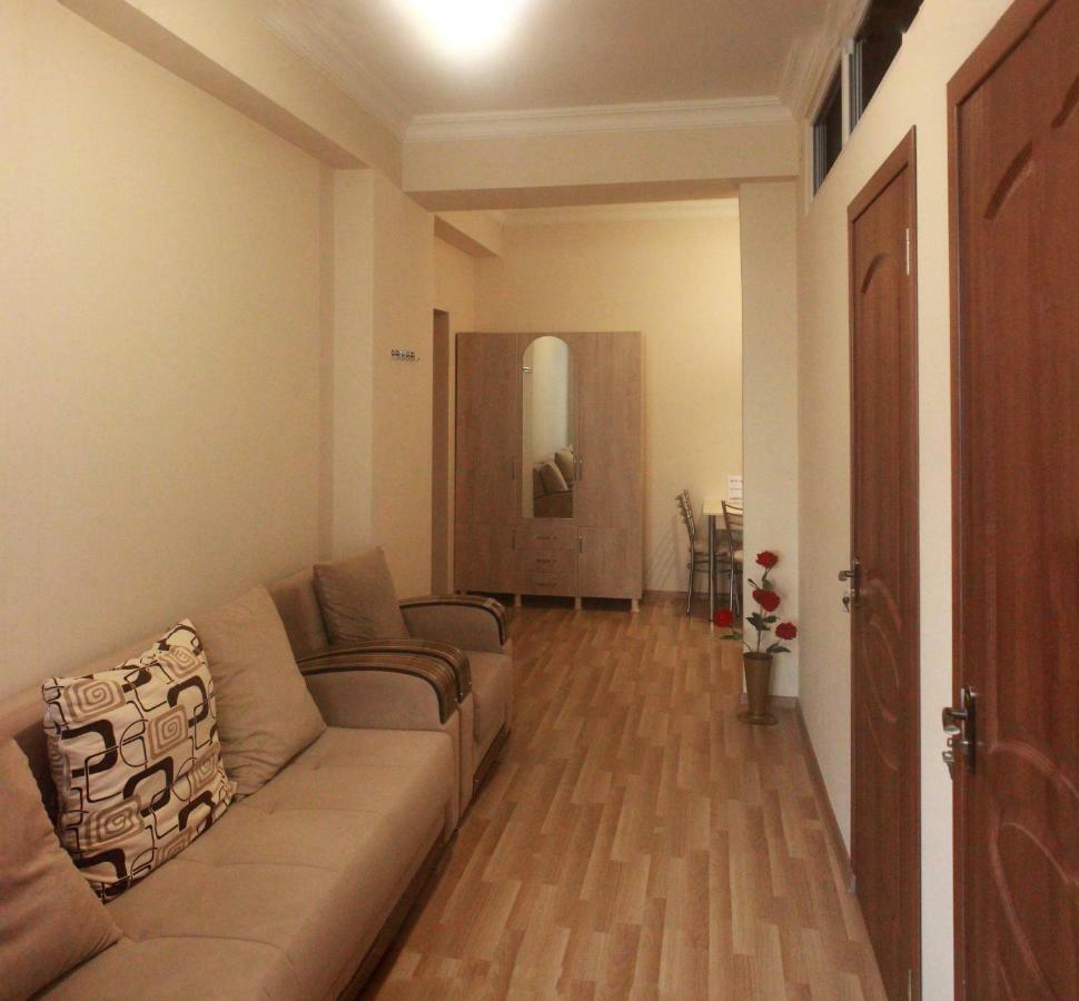 Hotel Tao Batoemi Buitenkant foto