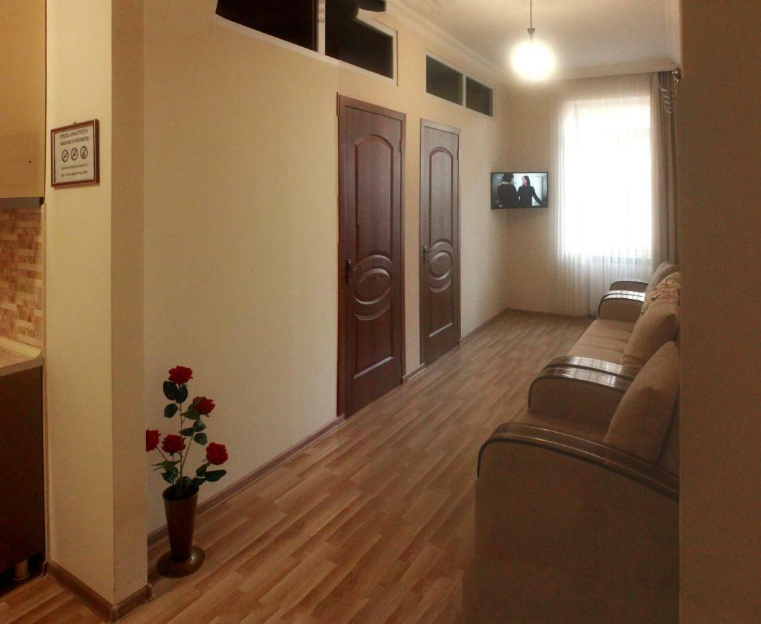 Hotel Tao Batoemi Buitenkant foto