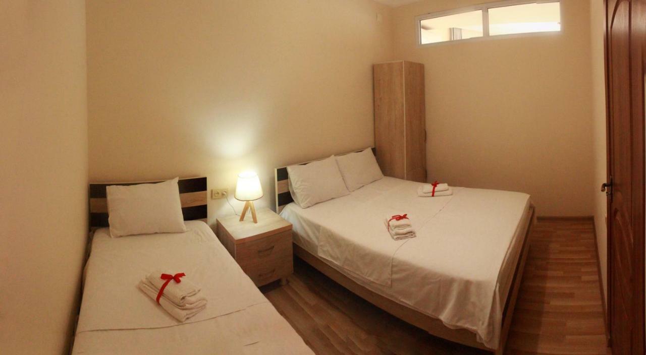 Hotel Tao Batoemi Buitenkant foto