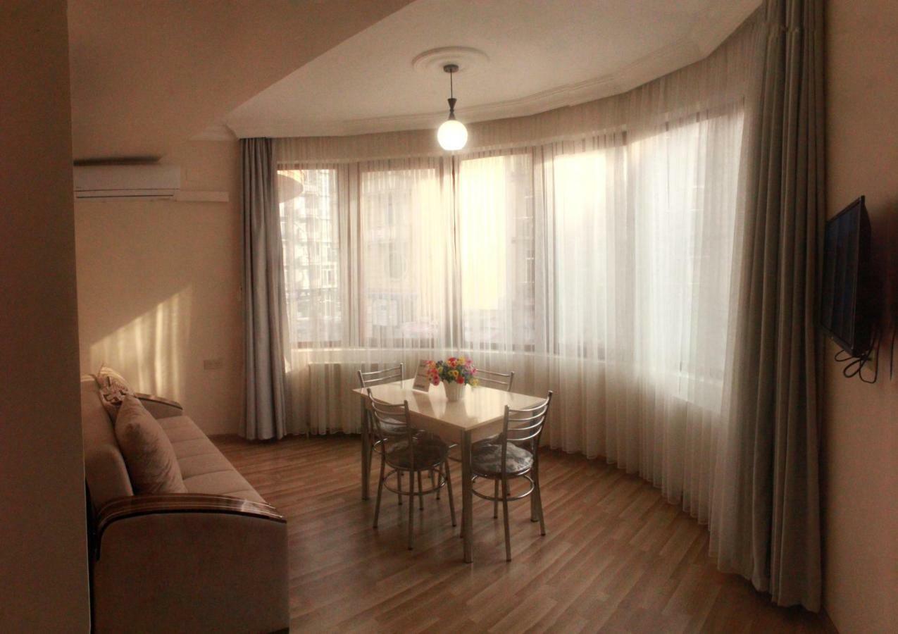 Hotel Tao Batoemi Buitenkant foto