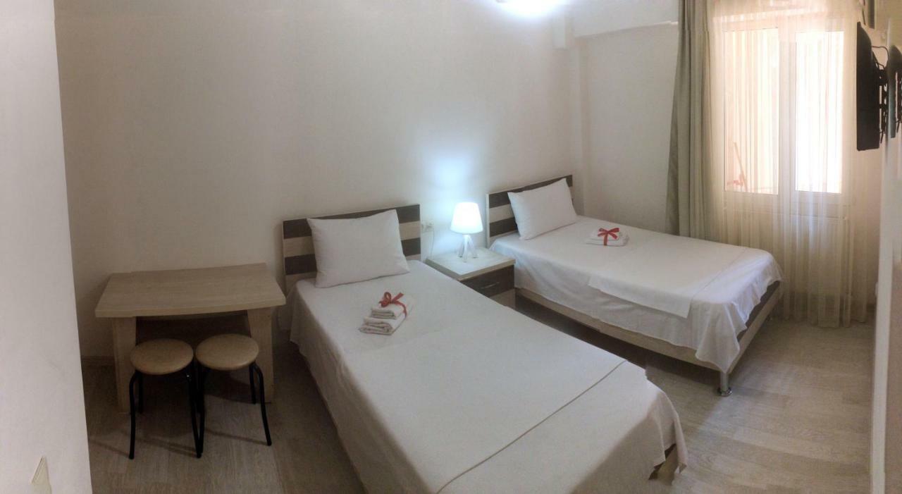 Hotel Tao Batoemi Buitenkant foto